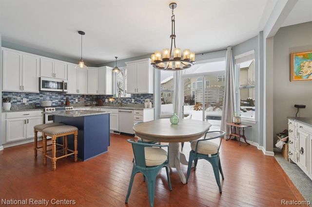 27316 Victoria Road, Novi, MI 48374