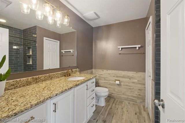 27316 Victoria Road, Novi, MI 48374