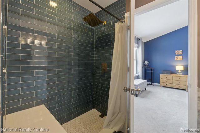 27316 Victoria Road, Novi, MI 48374