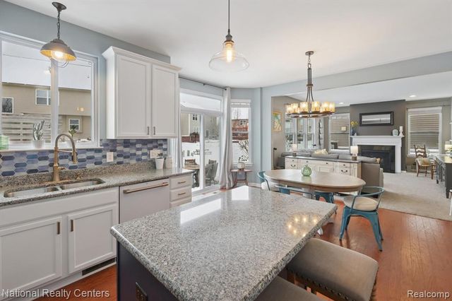 27316 Victoria Road, Novi, MI 48374