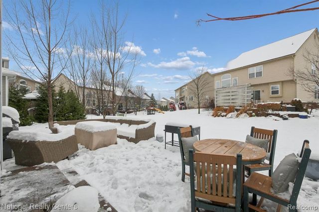 27316 Victoria Road, Novi, MI 48374