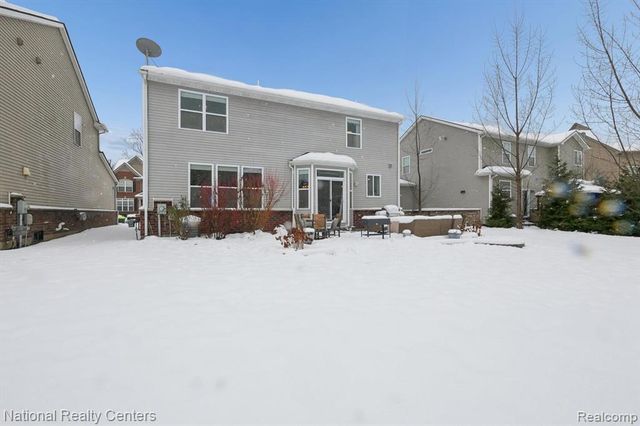 27316 Victoria Road, Novi, MI 48374