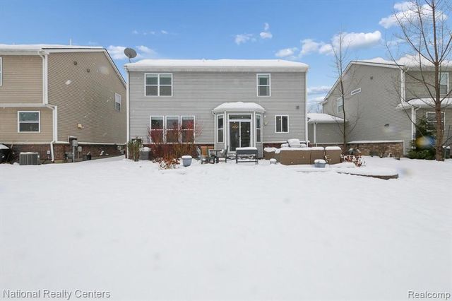 27316 Victoria Road, Novi, MI 48374