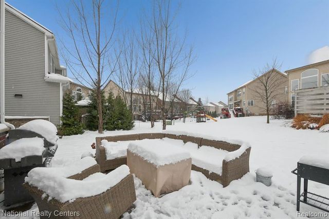 27316 Victoria Road, Novi, MI 48374