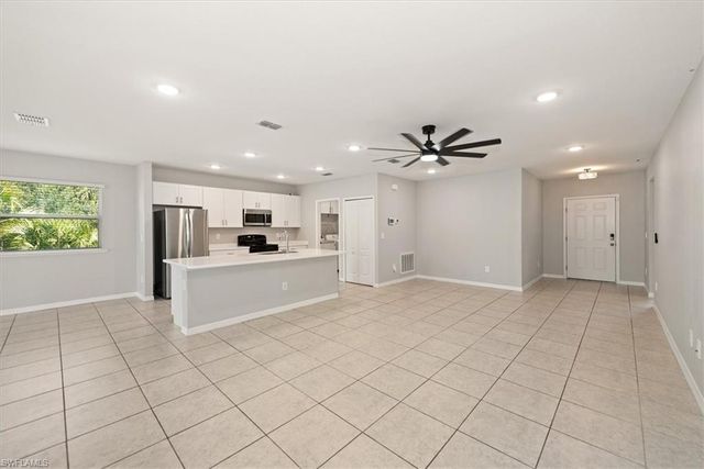 2612 51st ST SW, Lehigh Acres, FL 33976