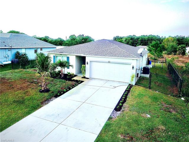 2612 51st ST SW, Lehigh Acres, FL 33976