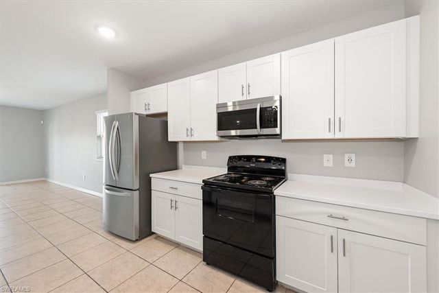 2612 51st ST SW, Lehigh Acres, FL 33976