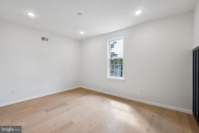 5516 N MARSHALL ST, Philadelphia, PA 19120