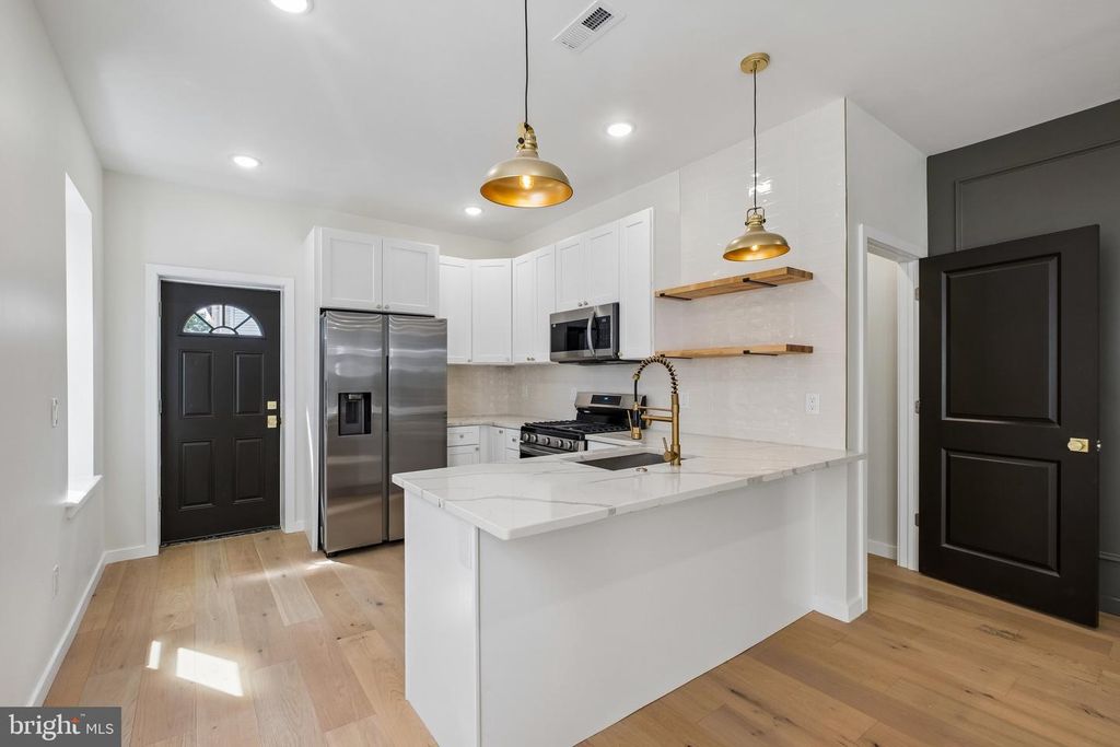 5516 N MARSHALL ST, Philadelphia, PA 19120
