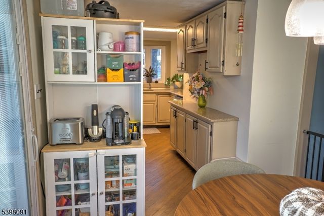 31 Highland Ave, Stanhope Boro, NJ 07874