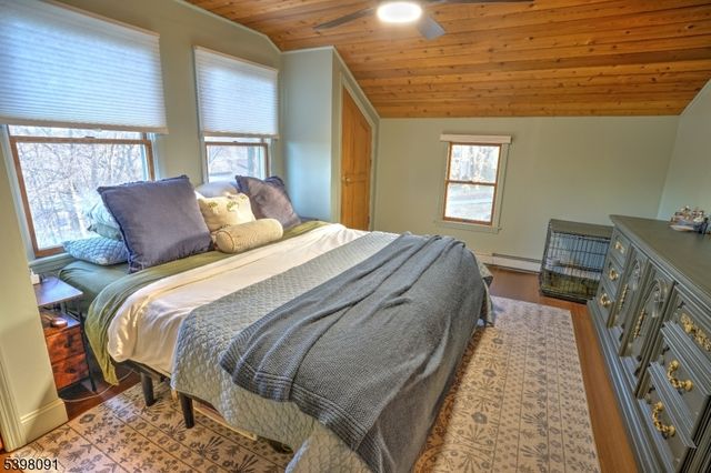 31 Highland Ave, Stanhope Boro, NJ 07874