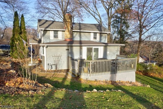 31 Highland Ave, Stanhope Boro, NJ 07874