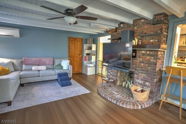 31 Highland Ave, Stanhope Boro, NJ 07874