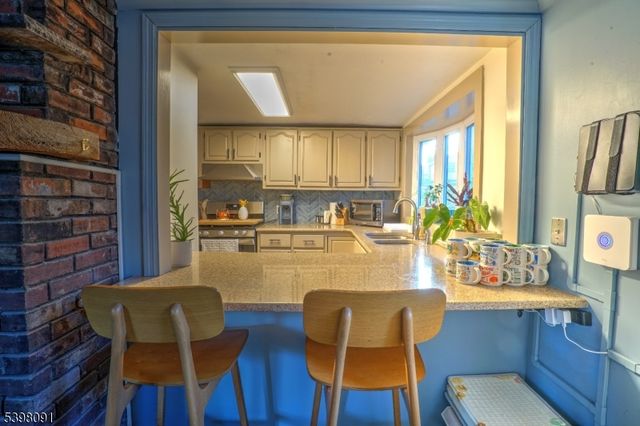 31 Highland Ave, Stanhope Boro, NJ 07874