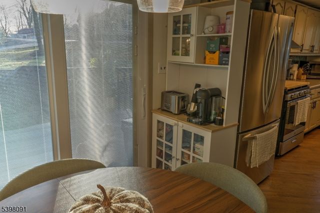 31 Highland Ave, Stanhope Boro, NJ 07874