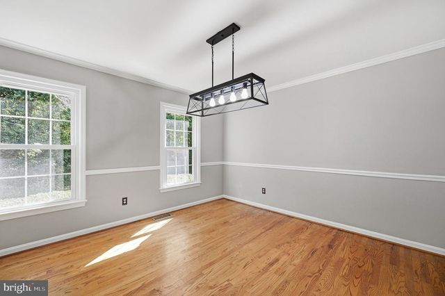 8104 WHITTING DR, Manassas, VA 20112