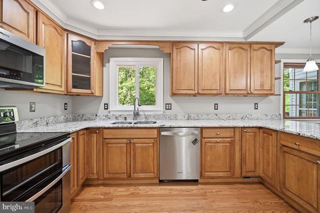 8104 WHITTING DR, Manassas, VA 20112