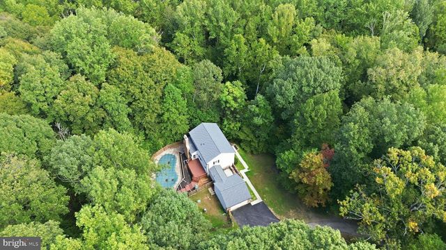 8104 WHITTING DR, Manassas, VA 20112