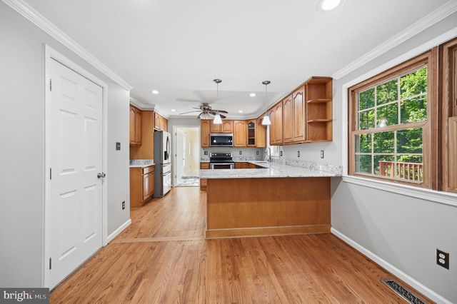 8104 WHITTING DR, Manassas, VA 20112