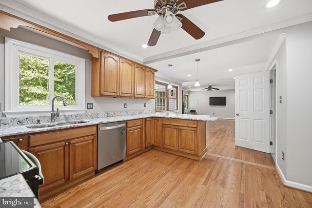 8104 WHITTING DR, Manassas, VA 20112