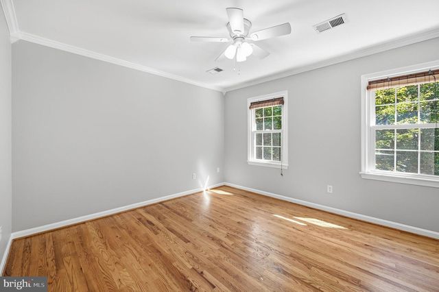 8104 WHITTING DR, Manassas, VA 20112
