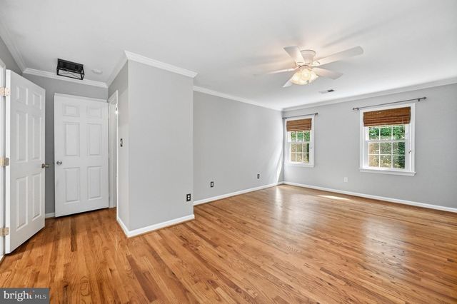 8104 WHITTING DR, Manassas, VA 20112