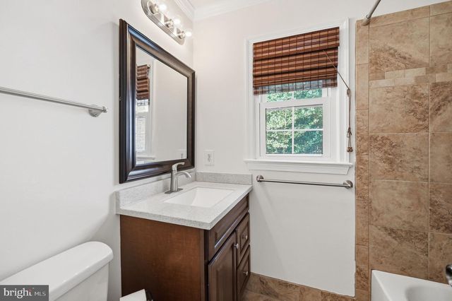 8104 WHITTING DR, Manassas, VA 20112