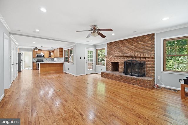 8104 WHITTING DR, Manassas, VA 20112