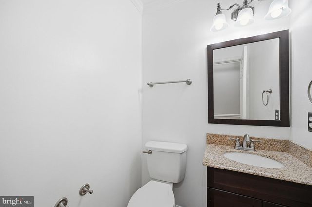 8104 WHITTING DR, Manassas, VA 20112