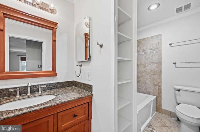8104 WHITTING DR, Manassas, VA 20112