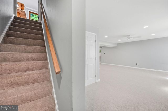 8104 WHITTING DR, Manassas, VA 20112