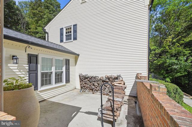 8104 WHITTING DR, Manassas, VA 20112