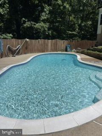 8104 WHITTING DR, Manassas, VA 20112