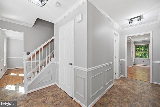 8104 WHITTING DR, Manassas, VA 20112