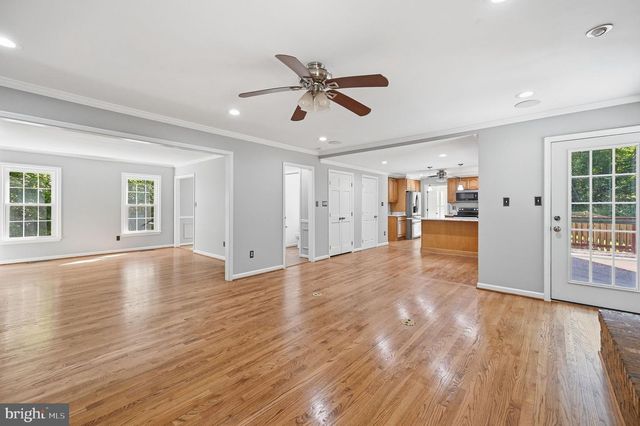 8104 WHITTING DR, Manassas, VA 20112