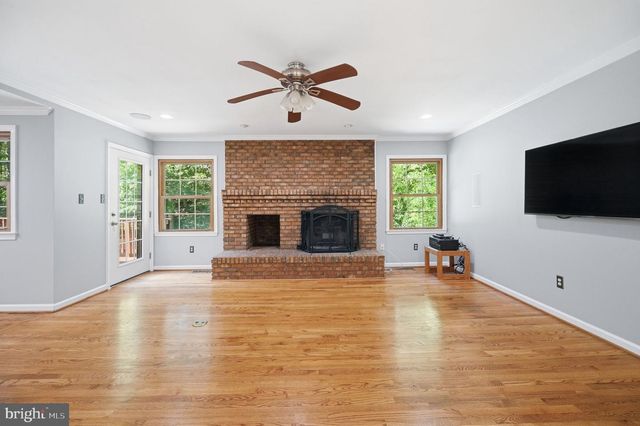 8104 WHITTING DR, Manassas, VA 20112