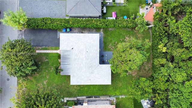 231 NE 43rd St, Miami, FL 33137