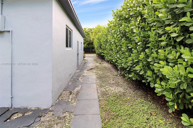 231 NE 43rd St, Miami, FL 33137