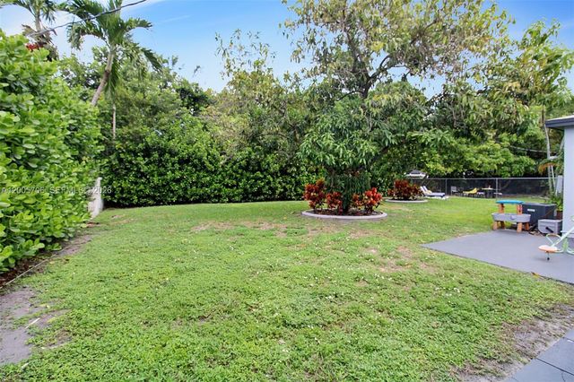 231 NE 43rd St, Miami, FL 33137