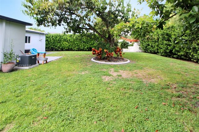231 NE 43rd St, Miami, FL 33137