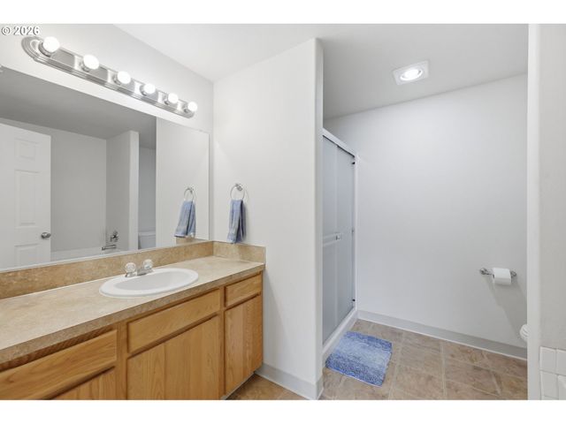 10215 Ne 58th St, Vancouver, WA 98662