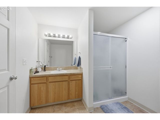 10215 Ne 58th St, Vancouver, WA 98662