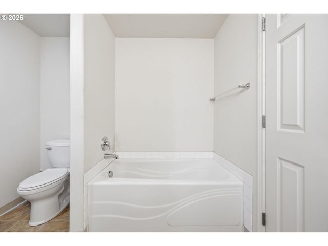 10215 Ne 58th St, Vancouver, WA 98662