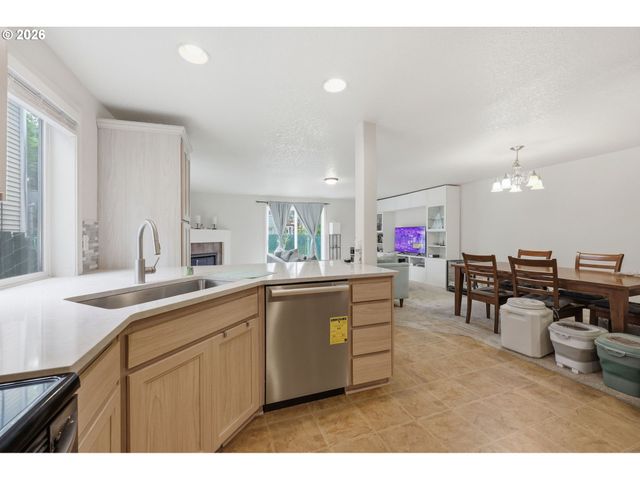 10215 Ne 58th St, Vancouver, WA 98662