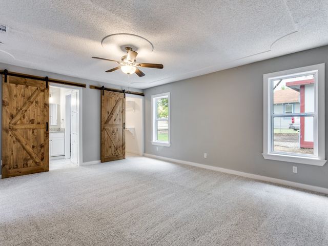 600 S 5th Street, Grandview, TX 76050