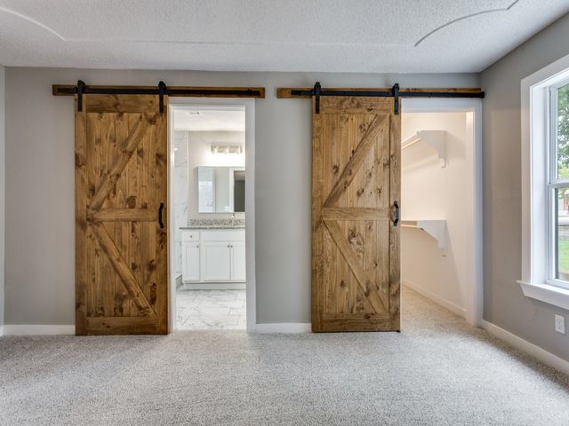 600 S 5th Street, Grandview, TX 76050