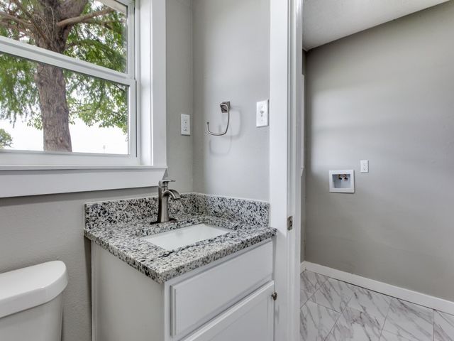 600 S 5th Street, Grandview, TX 76050