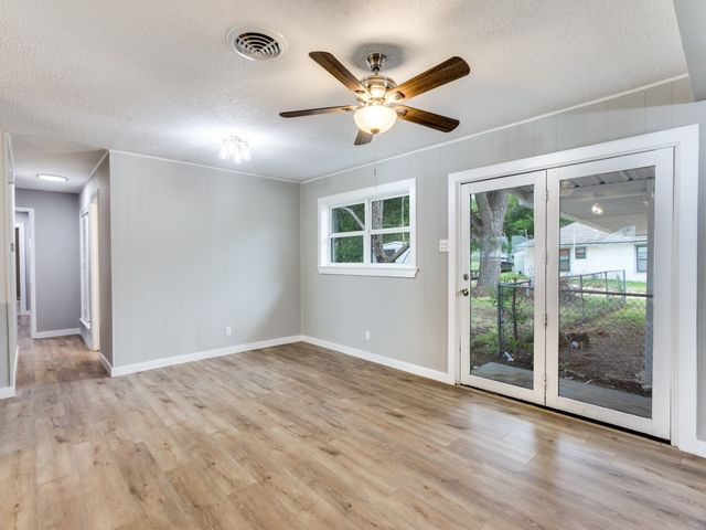 600 S 5th Street, Grandview, TX 76050