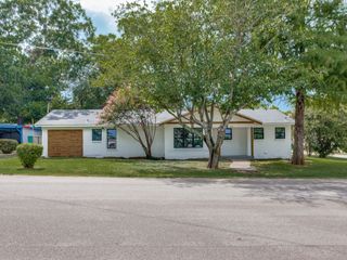 600 S 5th Street, Grandview, TX 76050