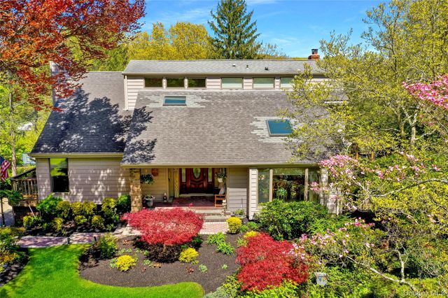 9 Ernest Court, Kings Park, NY 11754